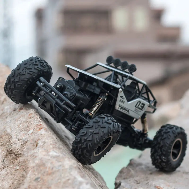 1:16 Alloy Four-Wheel Drive Big Foot 2.4G Remote Control Crawler smallstone